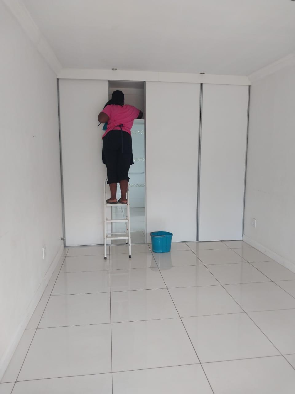 Clean living room after cleaning